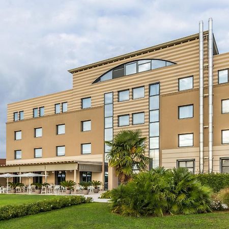 Hotel Omnia Noventa di Piave Exteriör bild