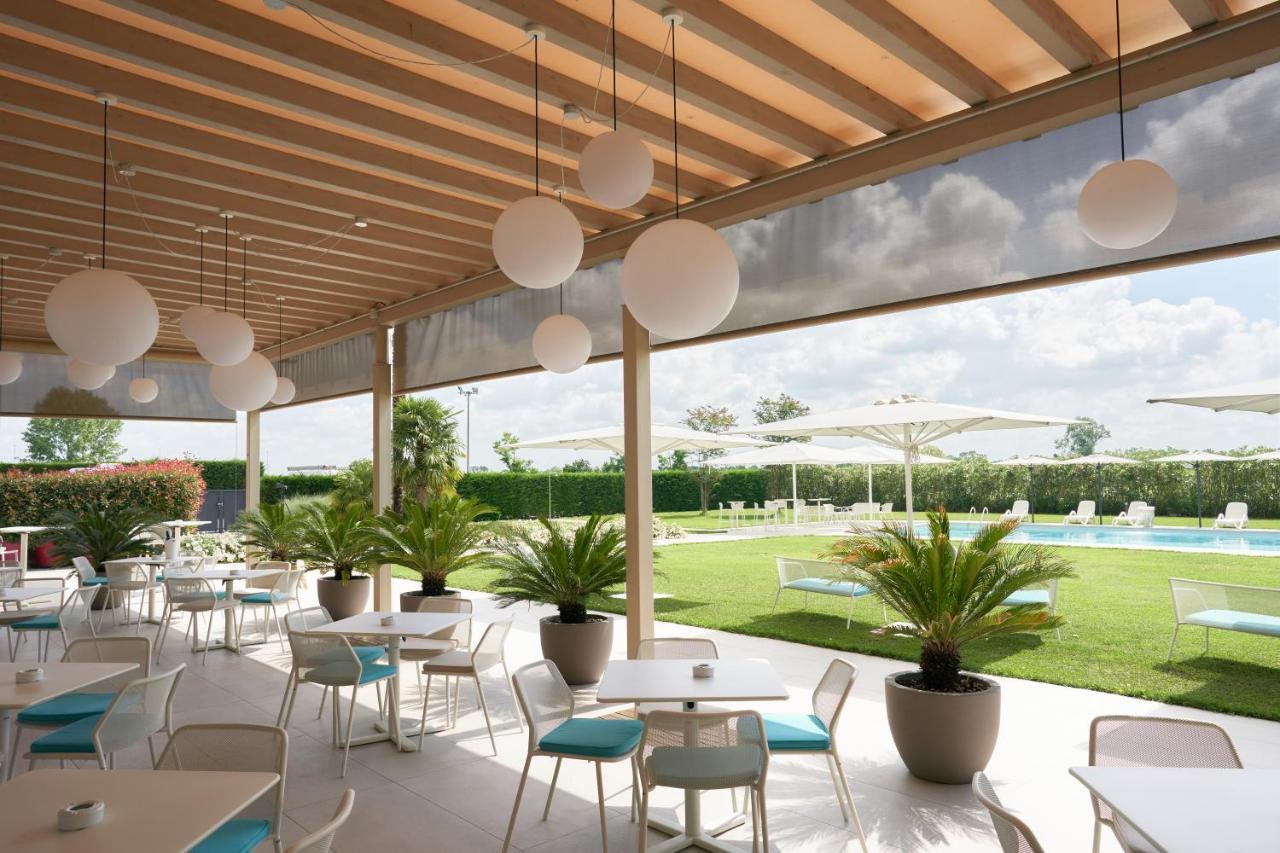 Hotel Omnia Noventa di Piave Exteriör bild