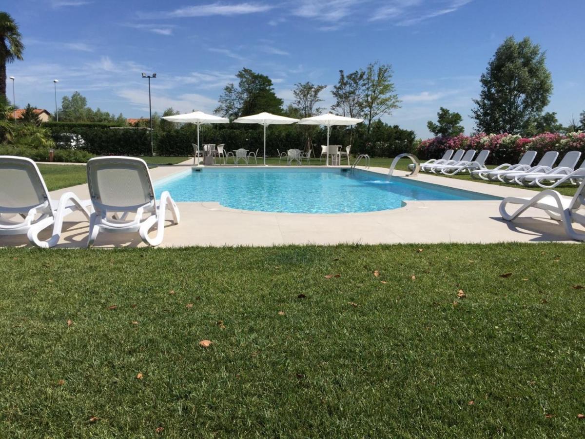 Hotel Omnia Noventa di Piave Exteriör bild