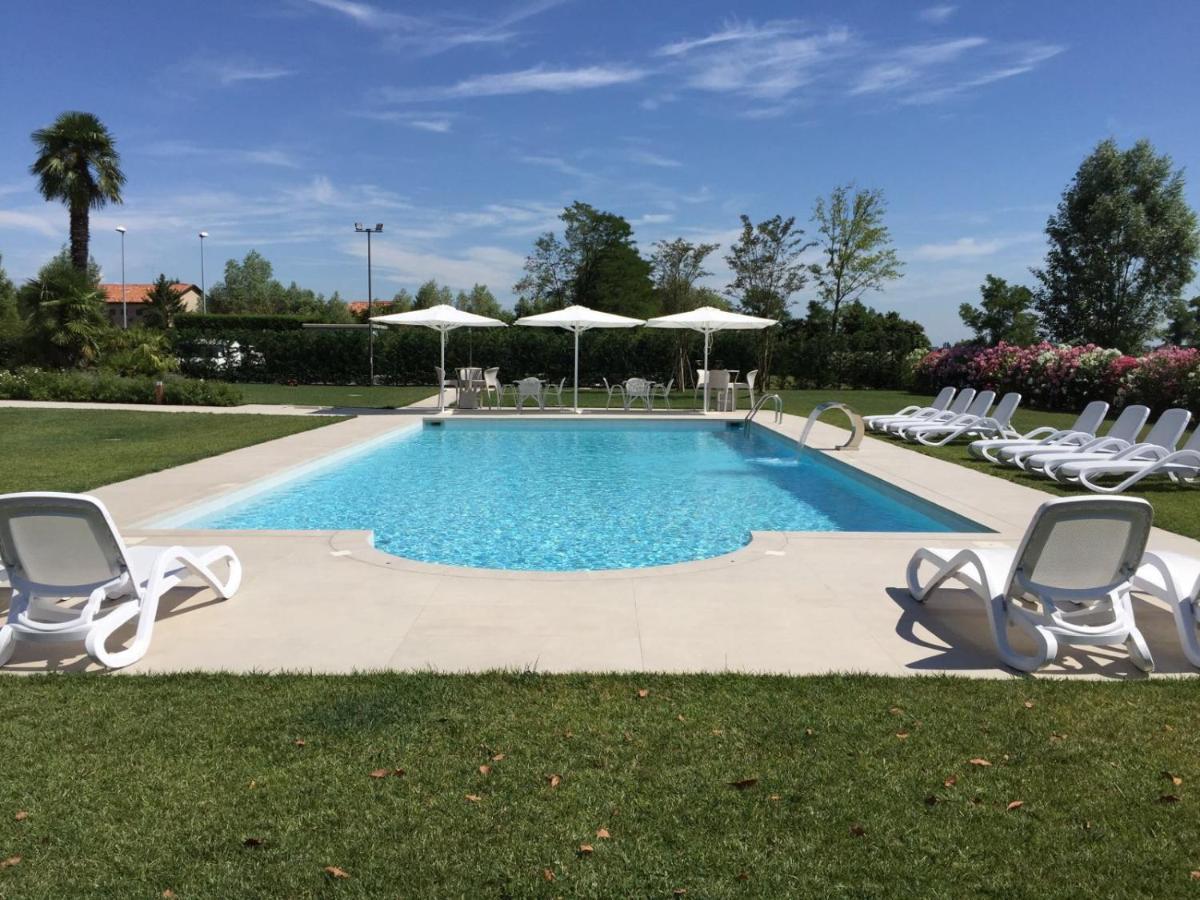 Hotel Omnia Noventa di Piave Exteriör bild