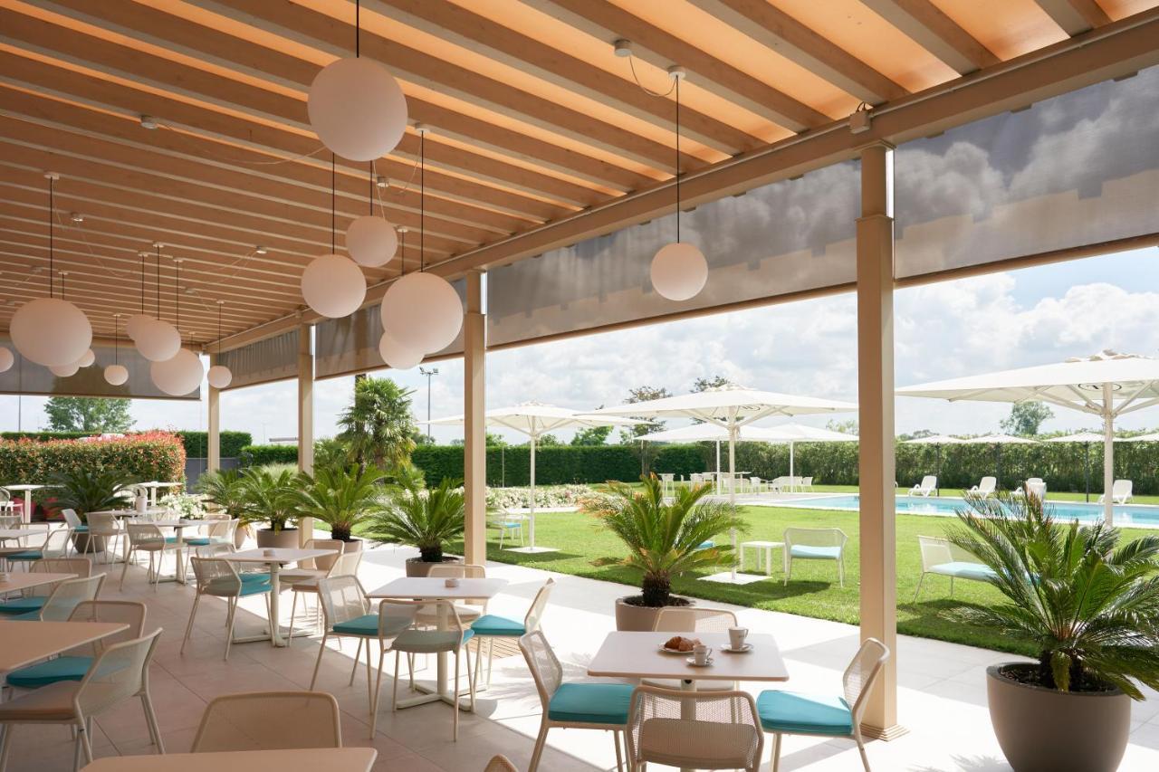Hotel Omnia Noventa di Piave Exteriör bild