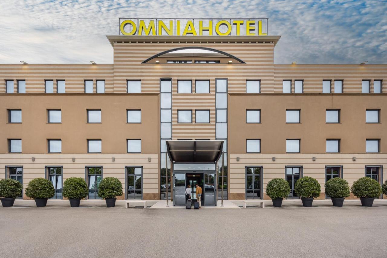 Hotel Omnia Noventa di Piave Exteriör bild